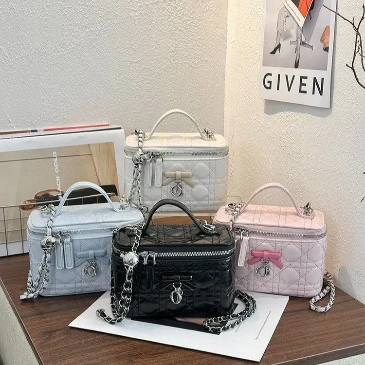 Tas Selempang Wanita Bahan PU Sintetis Model Quilted Warna Hitam Bentuk Kotak Resleting Grosir