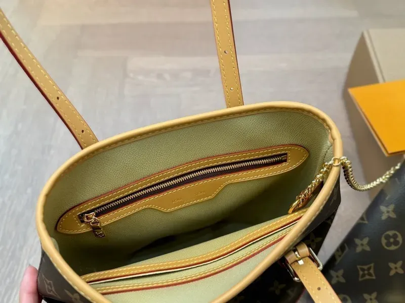 Tas Bucket Wanita Bahan PU Sintetis Motif Floral Bentuk Bucket Tali Lebar Grosir Import