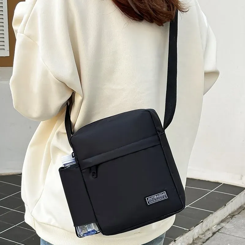 Tas Selempang Pria Bahan Nylon Polos Warna Hitam Bentuk Kotak Tali Panjang Stok China