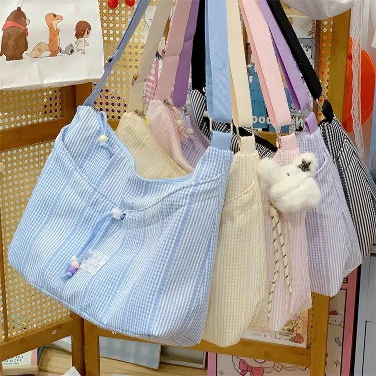 Tas Selempang Wanita Bahan PU Sintetis Motif Polkadot Warna Hitam Model Hobo Grosir Import