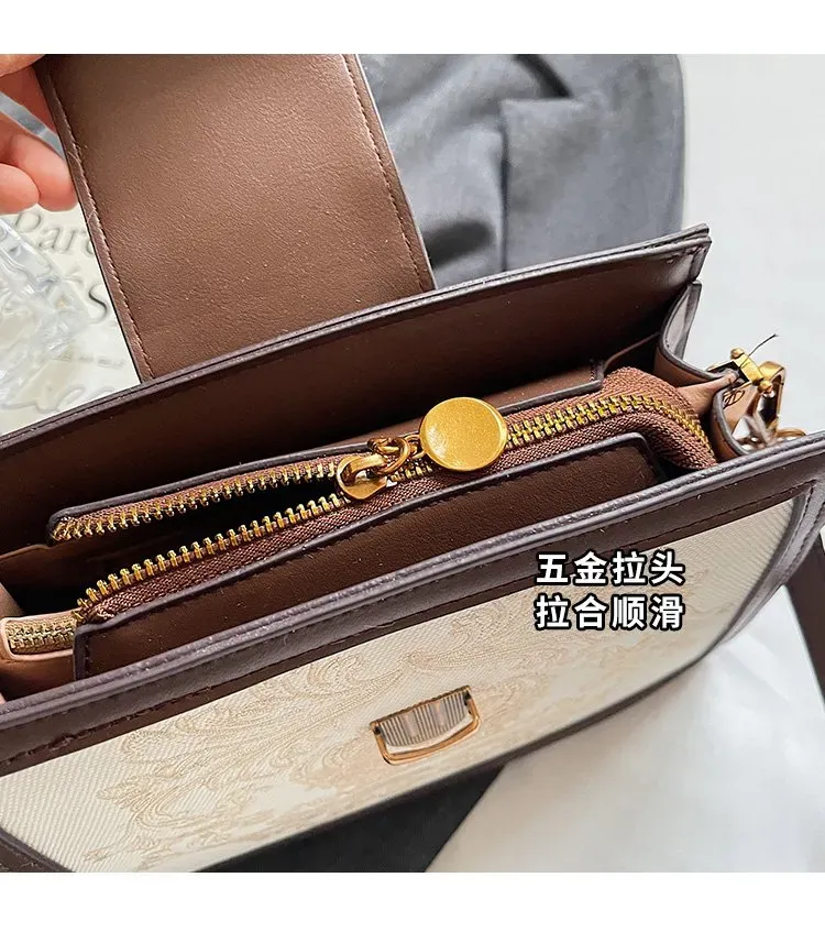 Tas Selempang Wanita Bahan PU Sintetis Motif Print Bentuk Kotak Tali Panjang Warna Cokelat