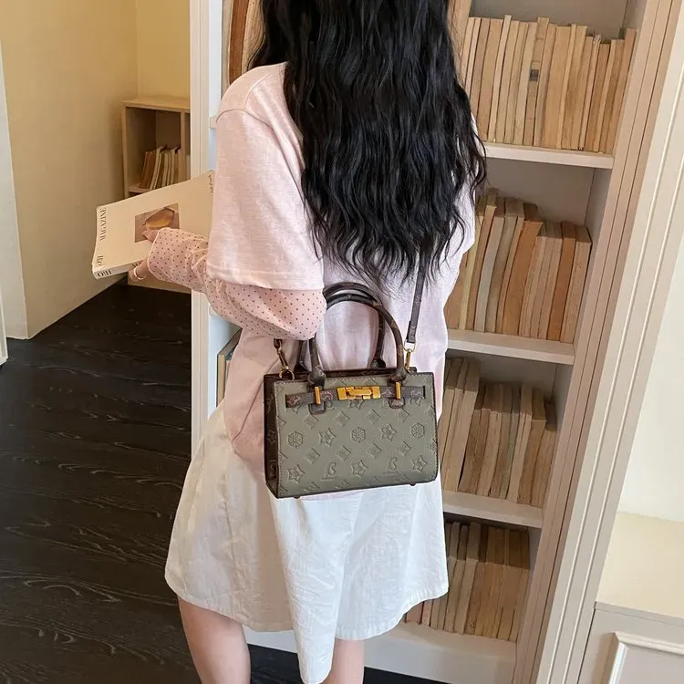 Tas Selempang Wanita Bahan PU Sintetis Motif Print Warna Hijau Bentuk Kotak Tali untuk Reseller
