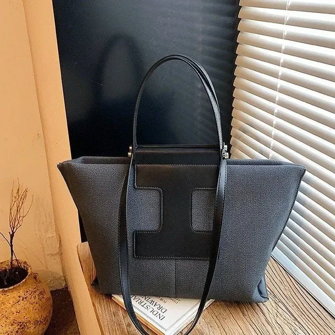 Tas Selempang Wanita Bahan PU Sintetis Polos Warna Biru Bentuk Kotak Tali Lebar untuk Toko
