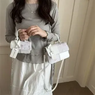 Tas Selempang Wanita Bahan PU Sintetis Motif Print Warna Putih Bentuk Kotak Tali Stok China