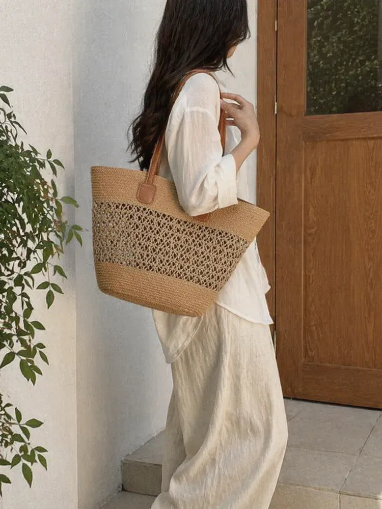 Tas Bucket Wanita Bahan PU Sintetis Tekstur Anyam Warna Putih Bentuk Bucket Tali Grosir Import