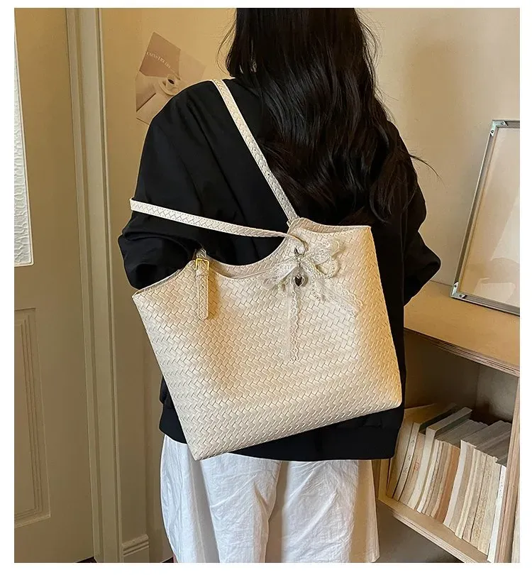 Tas Selempang Wanita Bahan PU Sintetis Tekstur Anyam Bentuk Kotak Tali Lebar Grosir Import