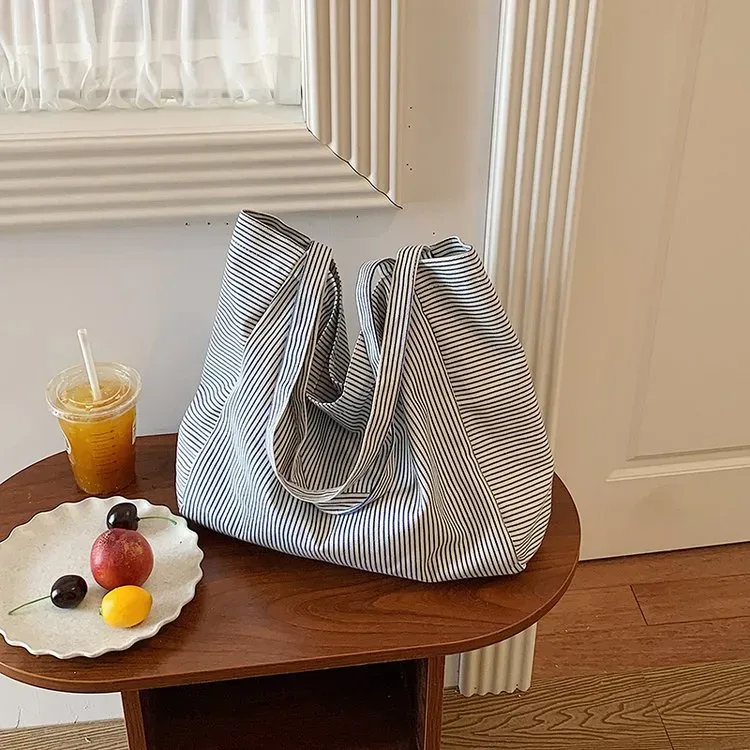 Tas Bahu Wanita Bahan Kanvas Model Quilted Warna Biru Kapasitas Besar Grosir Import