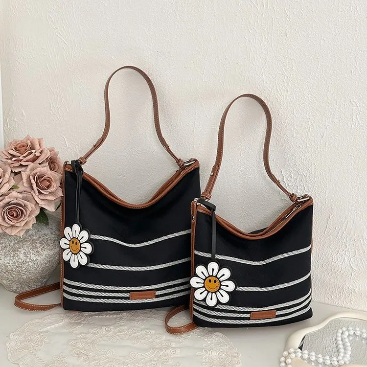 Tas Selempang Wanita Bahan PU Sintetis Tekstur Halus Grosir